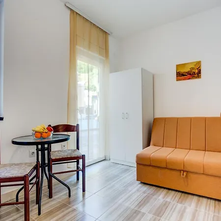 Apartment 2 *